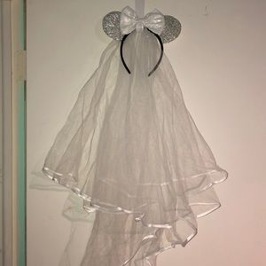 Bride Minnie Mouse Ears